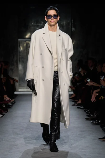 Look 8